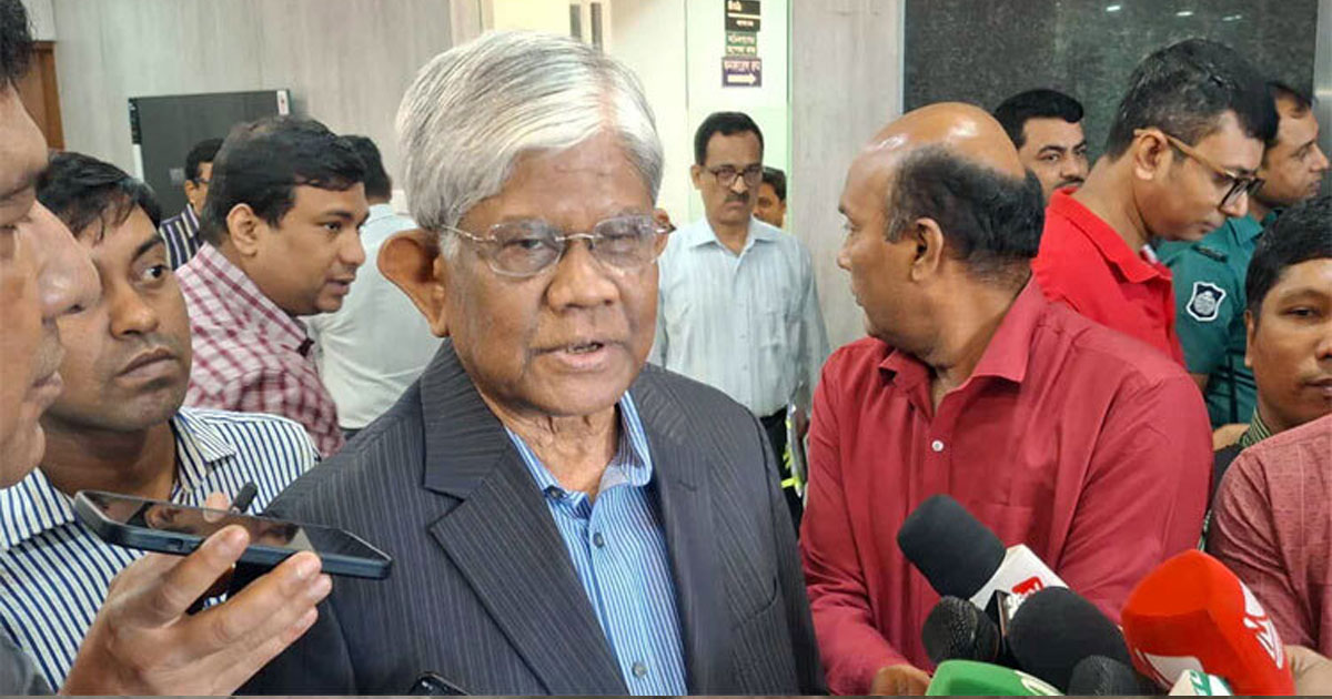 দেশের অর্থনীতি এখন স্বস্তিদায়ক অবস্থানে: অর্থ উপদেষ্টা