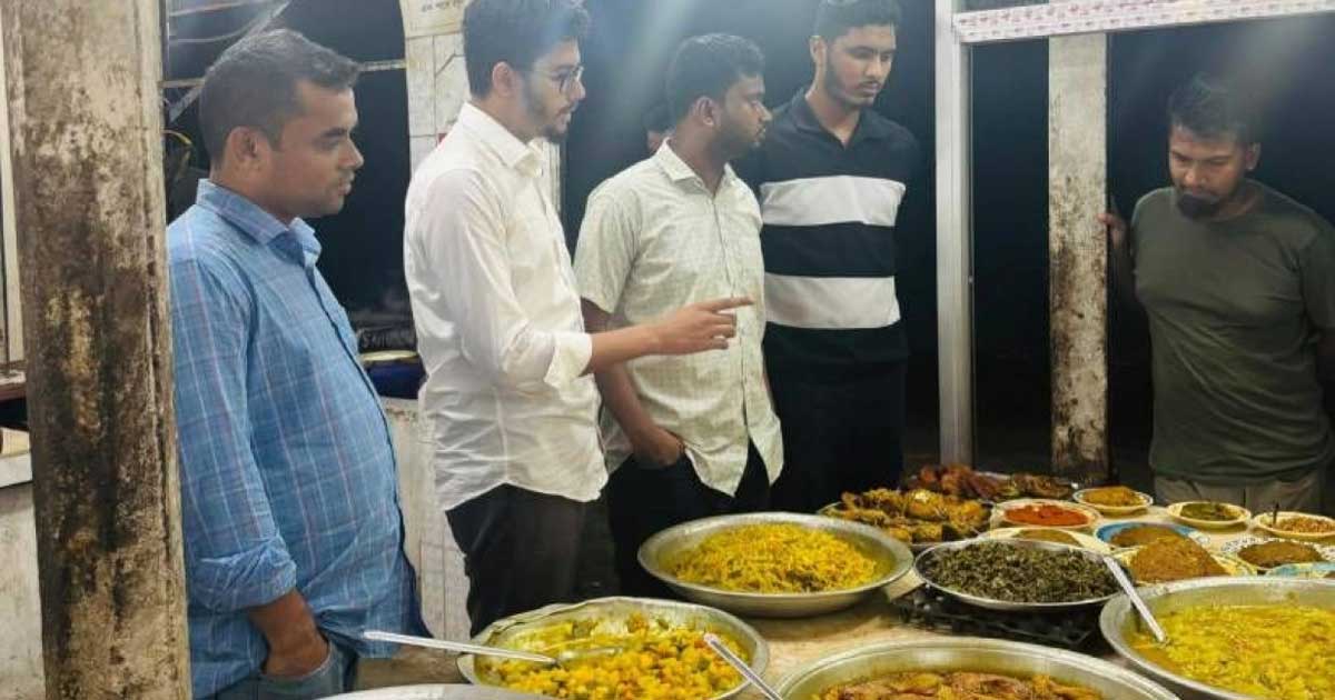 খাবার দোকানে জাকসু নেতাদের অভিযান, ৭ দোকানে জরিমানা