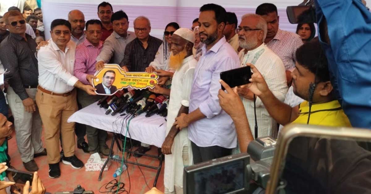 গরু ছাড়াই ঘানি টানা প্রবীণ দম্পতির পাশে তারেক রহমান