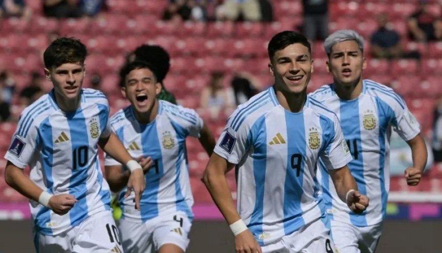 মেক্সিকোকে ২-০ গোলে হারিয়ে সেমিফাইনালে আর্জেন্টিনা