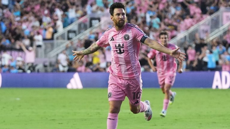 মেসির জোড়া গোলে আটলান্টাকে ৪-০ গোলে হারাল মায়ামি