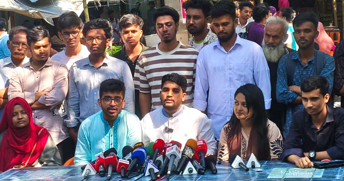 রাকসু নির্বাচন : ছাত্রদল প্রার্থীকে সমর্থন জানিয়ে সরে দাঁড়ালেন স্বতন্ত্র এজিএস প্রার্থী