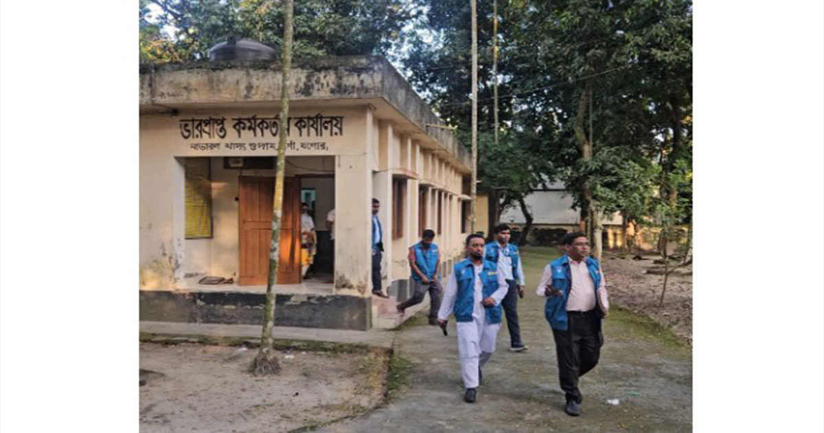 হিসাবে গড়মিল, যশোরে সরকারি গুদামে দুদকের অভিযান