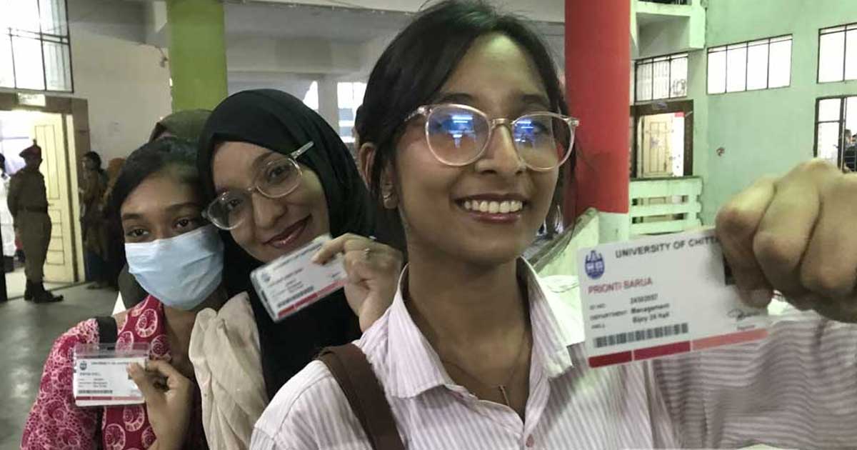 চাকসু নির্বাচন: এক ছাত্রীর ভোট আরেকজন দিয়ে যাওয়ার অভিযোগ
