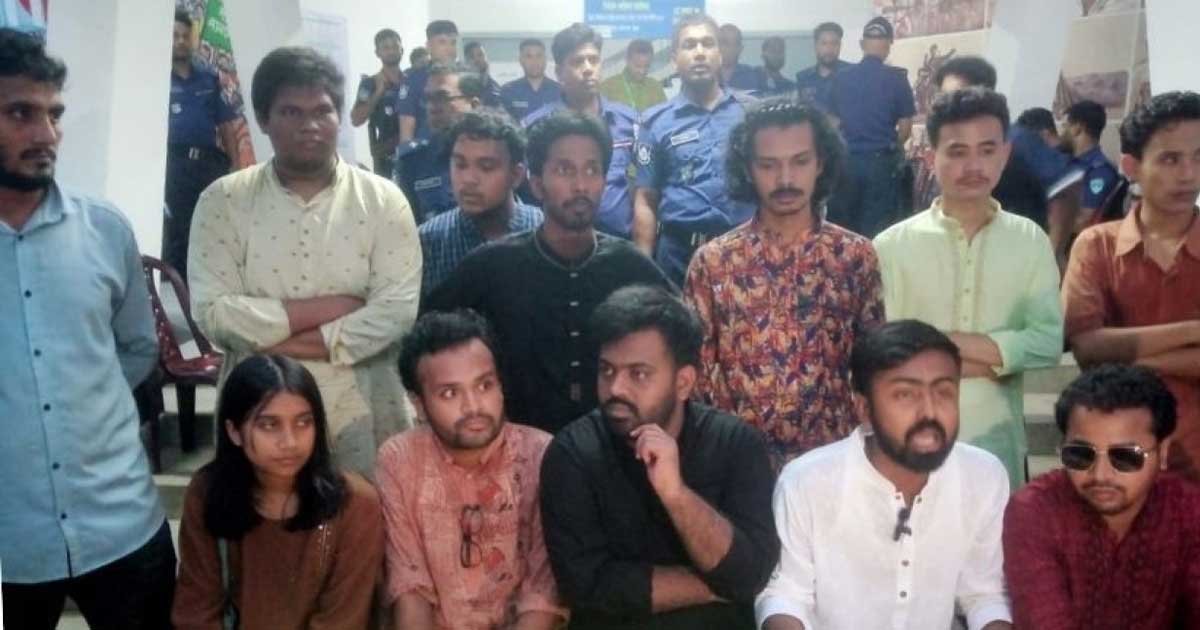 কারচুপির অভিযোগ, ফল স্থগিত চায় বাম প্যানেল