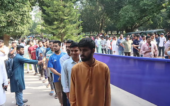 ভোট গ্রহণ শুরু রাকসুতে, শুরুর আগেই স্বতন্ত্র ভিপি প্রার্থীর অভিযোগ