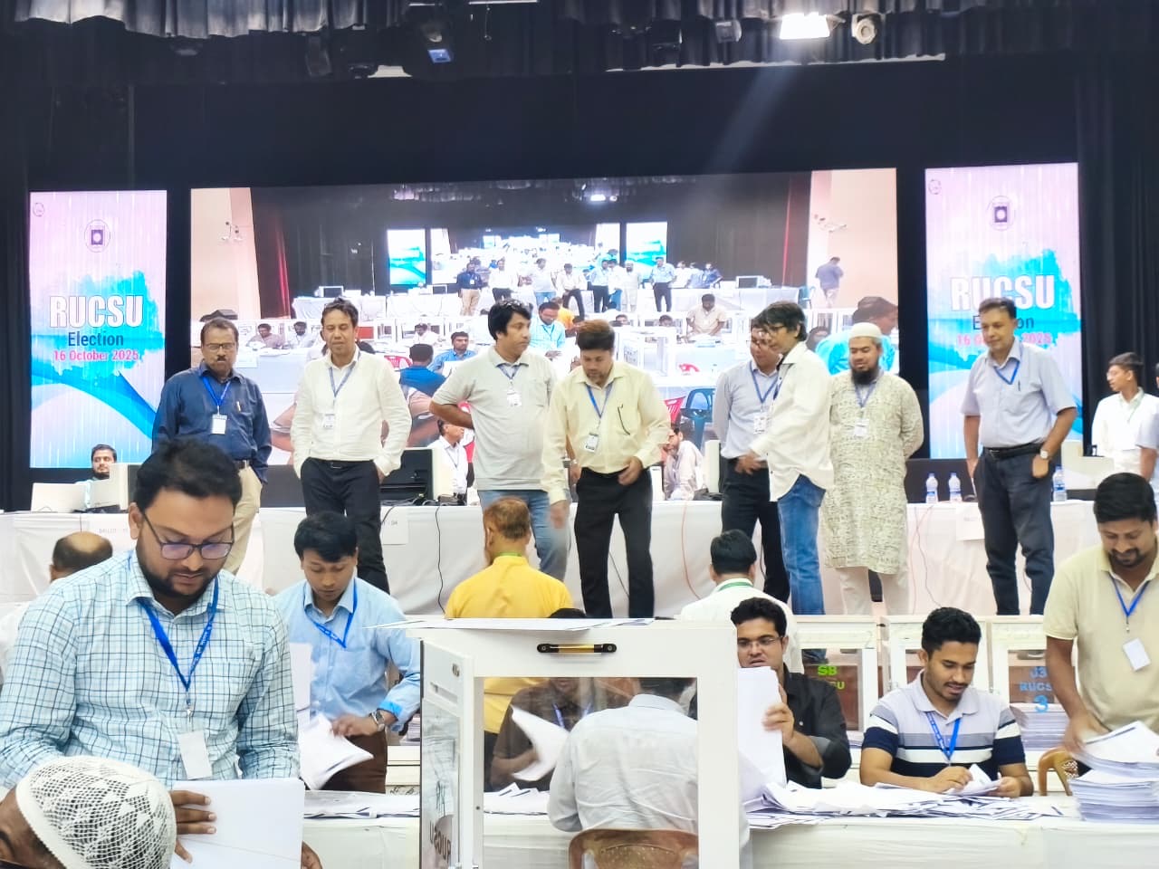 রাকসু নির্বাচন:সব হলের ভোট গণনা শেষ, অপেক্ষা চূড়ান্ত ফলাফলের