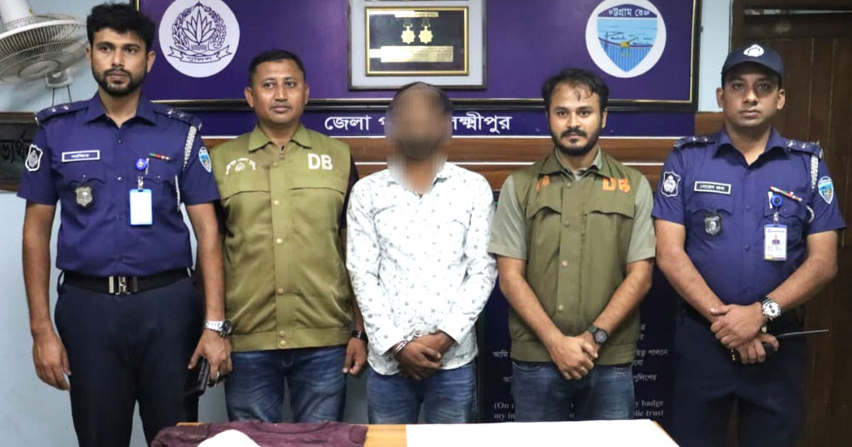 লক্ষ্মীপুরে আলোচিত মা-মেয়ে হত্যাকাণ্ডের মূলহোতা ফুফাতো ভাই পারভেজ গ্রেপ্তার