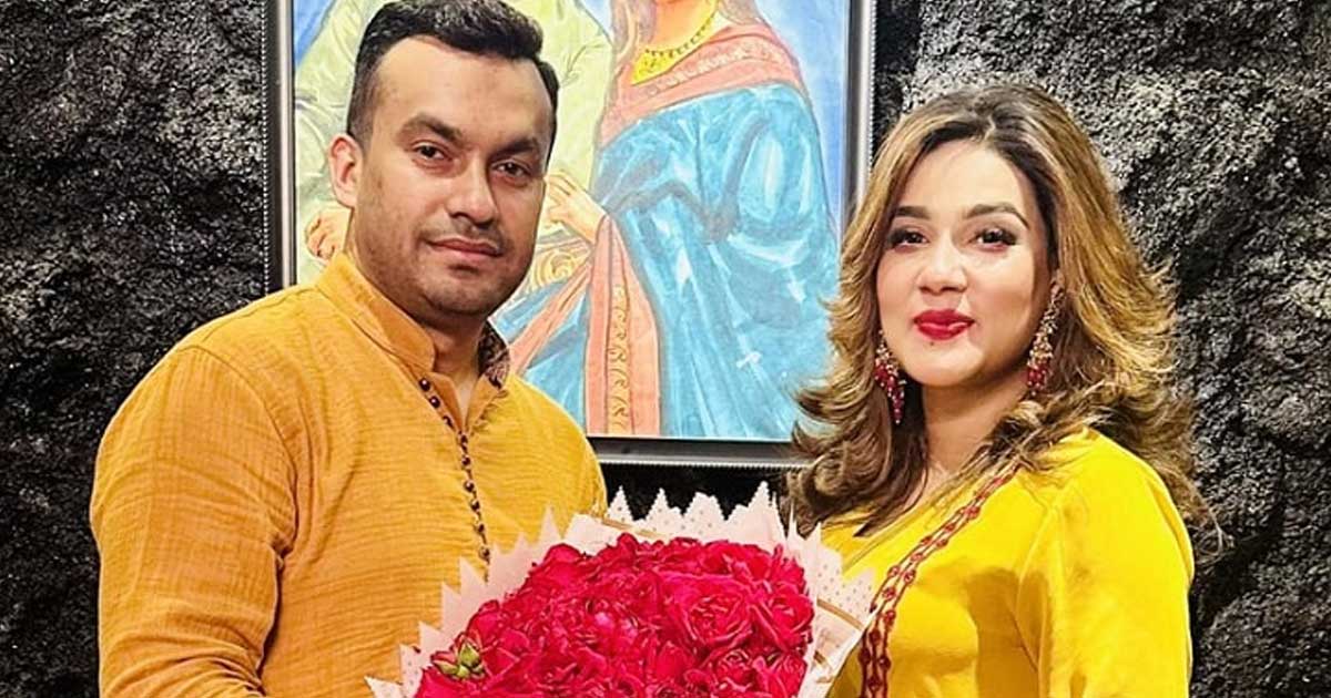 রাগের মাথায় তালাক, দেড় বছর পর এক হলেন রাকিব-মাহি