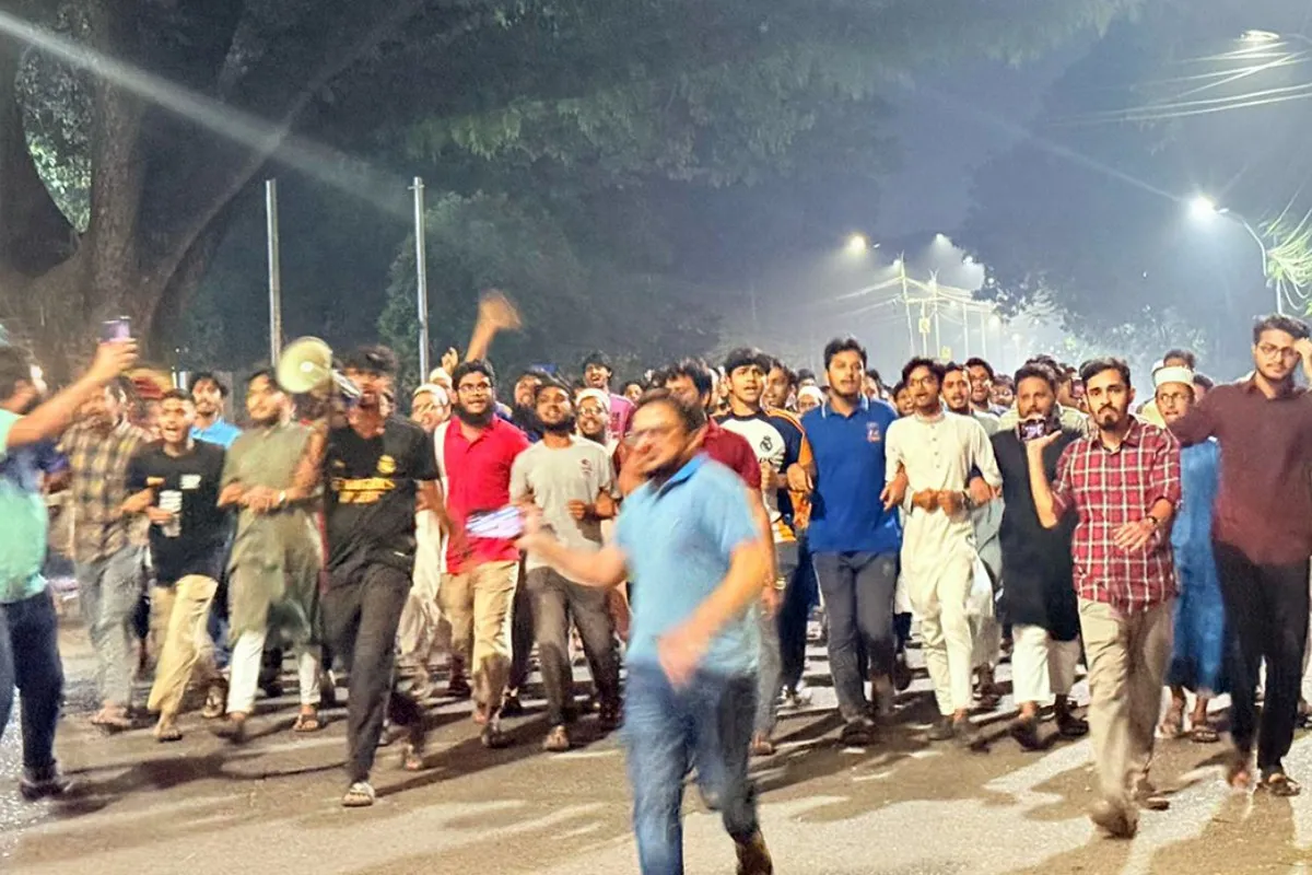 ঢাবিতে ইসকনবিরোধী সমাবেশ ও বিক্ষোভ মিছিল