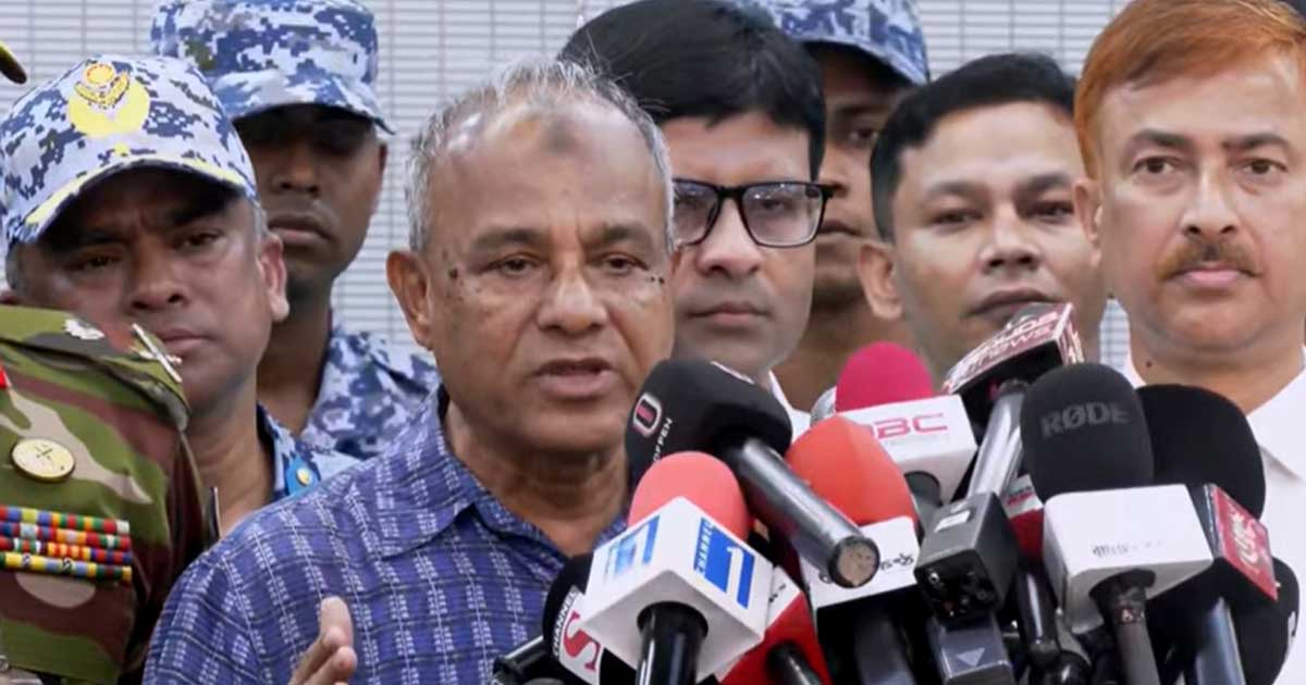 বিমানবন্দরে আগুনের ঘটনা তদন্তে আসছে ৪ দেশের বিশেষজ্ঞ টিম: স্বরাষ্ট্র উপদেষ্টা