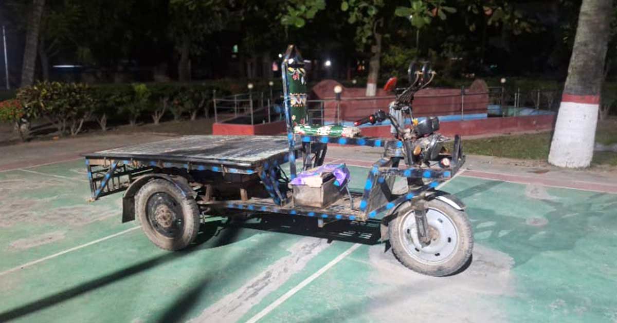নাটোরের লালপুরে হাতে নাতে ধরা খেলো ছিনতাইকারী