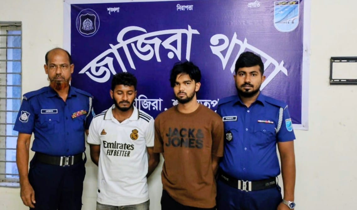 সমন্বয়ক পরিচয় দিয়ে আসামি ছিনিয়ে নেওয়ার চেষ্টা, গ্রেপ্তার ২