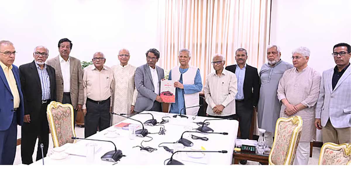 জুলাই সনদ বাস্তবায়নের সুপারিশ জমা দিয়েছে ঐকমত্য কমিশন