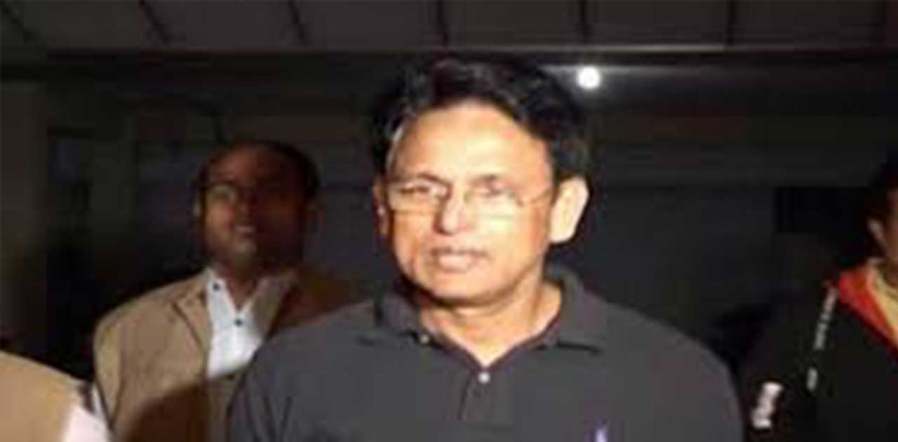 নিষেধাজ্ঞা থাকায় বিমানবন্দর থেকে ফিরিয়ে দেওয়া হলো সাবেক শিক্ষা প্রতিমন্ত্রীকে