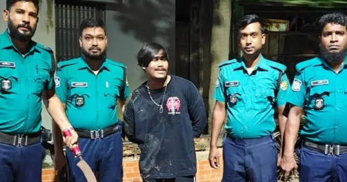 কুখ্যাত ছিনতাইকারী ‘পাঁয়তারা শাহীন’ অস্ত্রসহ গ্রেপ্তার