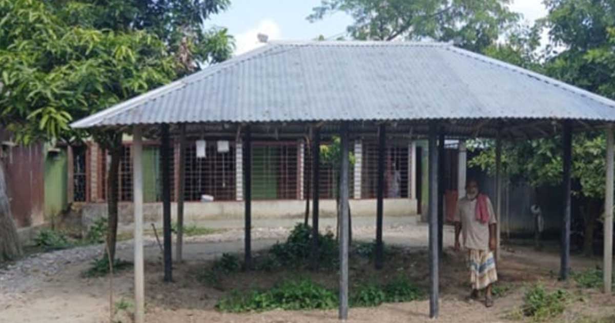 চাটমোহরে শত বছরের পুরনো মসজিদের জায়গা দখলের চেষ্টা