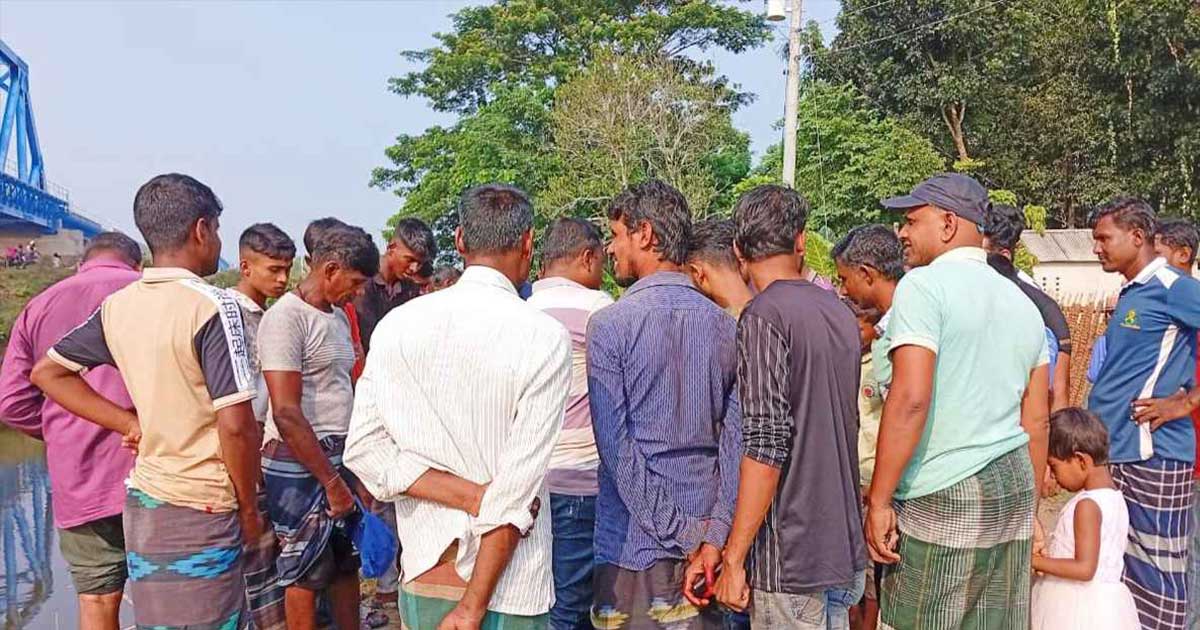 গাইবান্ধায় গরু চোর সন্দেহে ৩ জনকে পিটিয়ে হত্যা