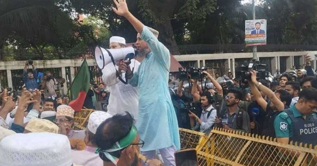 যমুনার পথে বাধা, প্রেসক্লাবেই অবস্থান ইবতেদায়ি শিক্ষকদের