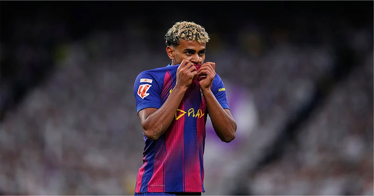 ইতিহাস গড়ে ফিফপ্রোর বর্ষসেরা একাদশে ইয়ামাল