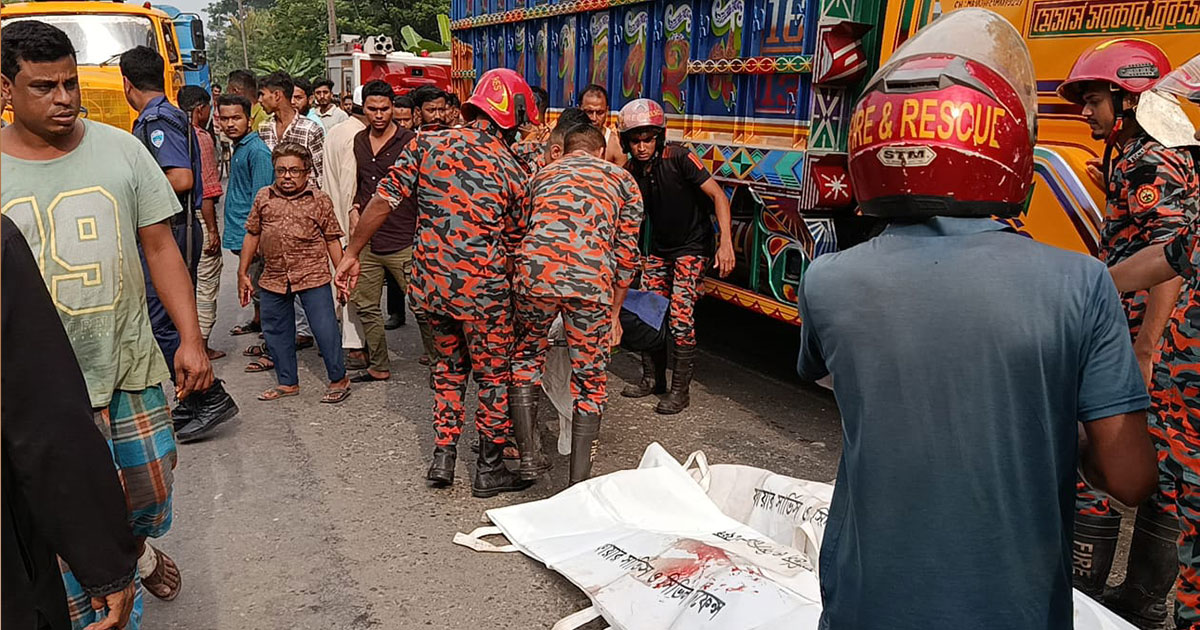 নোয়াখালীতে ট্রাক চাপায় সিএনজি আরোহী ৬ জন নিহত