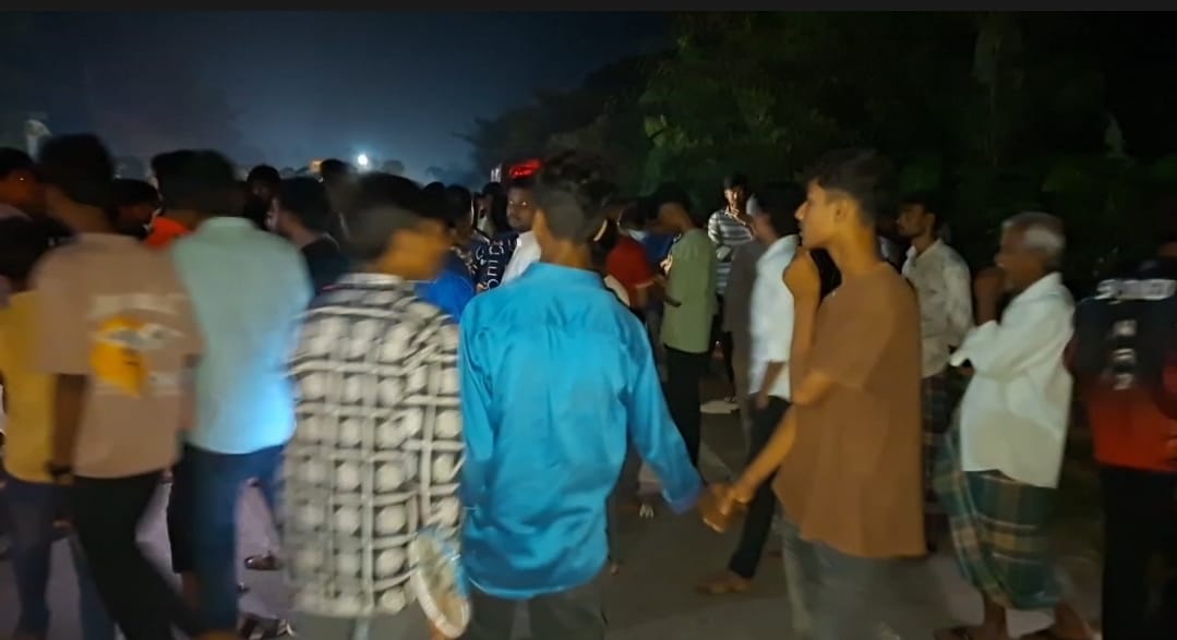 নোয়াখালীতে এক নারীকে বাঁচাতে গিয়ে ২ তরুণের মৃত্যু