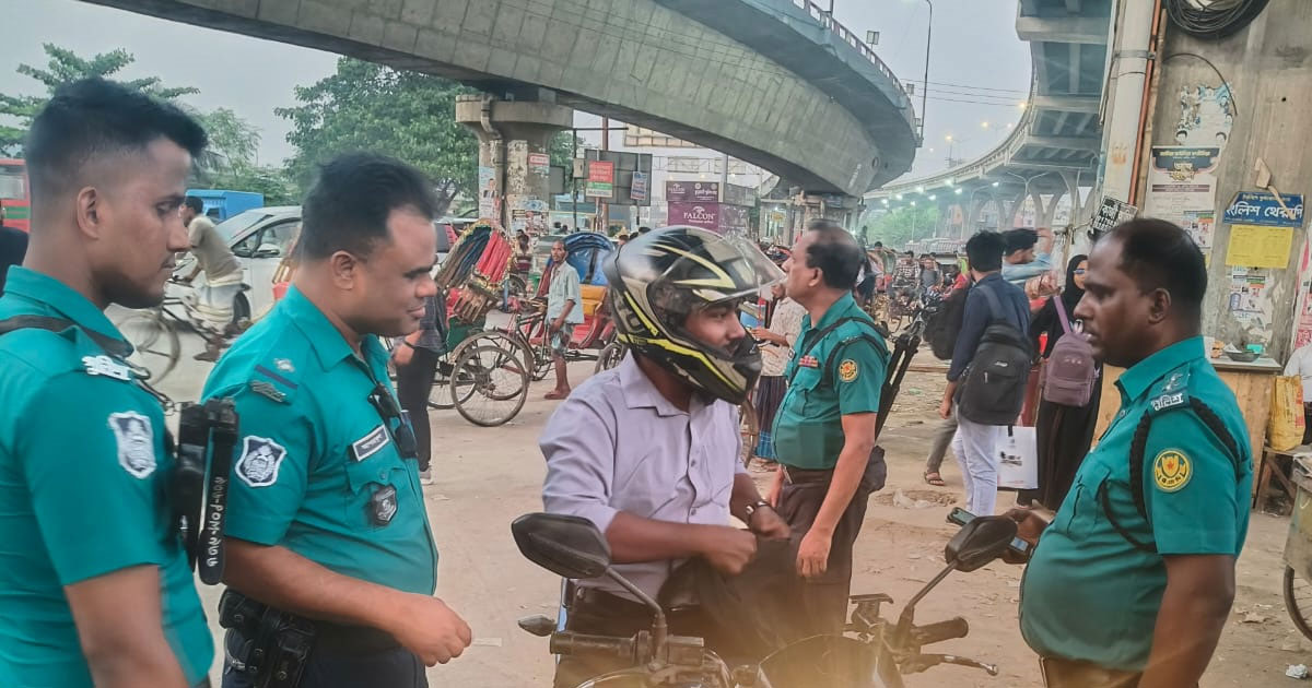 ‘লকডাউন’ কর্মসূচি ঘিরে সর্বোচ্চ সতর্ক অবস্থানে আইনশৃঙ্খলা বাহিনী