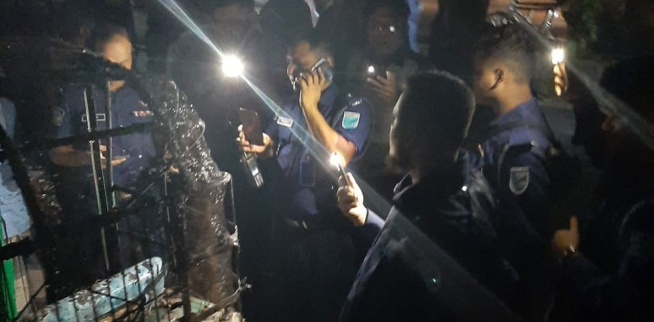 নারায়ণগঞ্জে যাত্রীর ছদ্মবেশে সিএনজিতে দুর্বৃত্তের আগুন