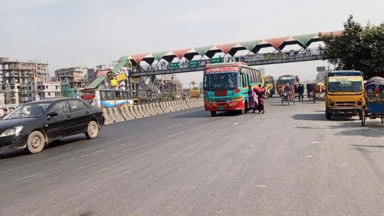 লকডাউনের প্রভাব পড়েনি ঢাকা-চট্টগ্রাম মহাসড়কে