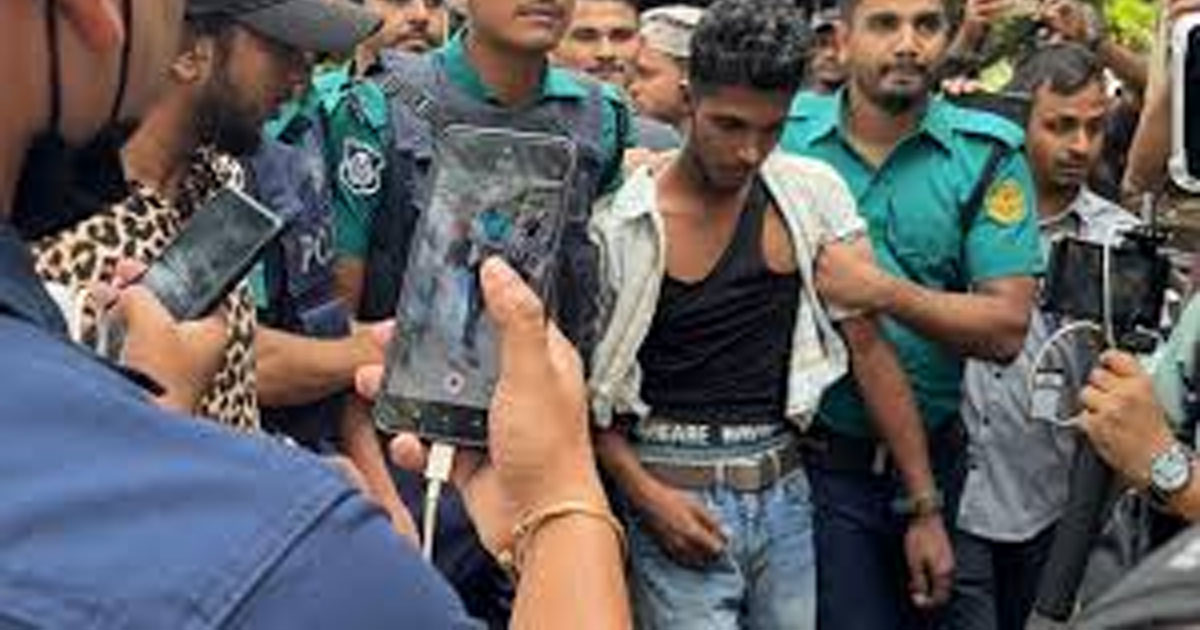 ধানমন্ডি ৩২ নম্বর থেকে আরও একজন আটক