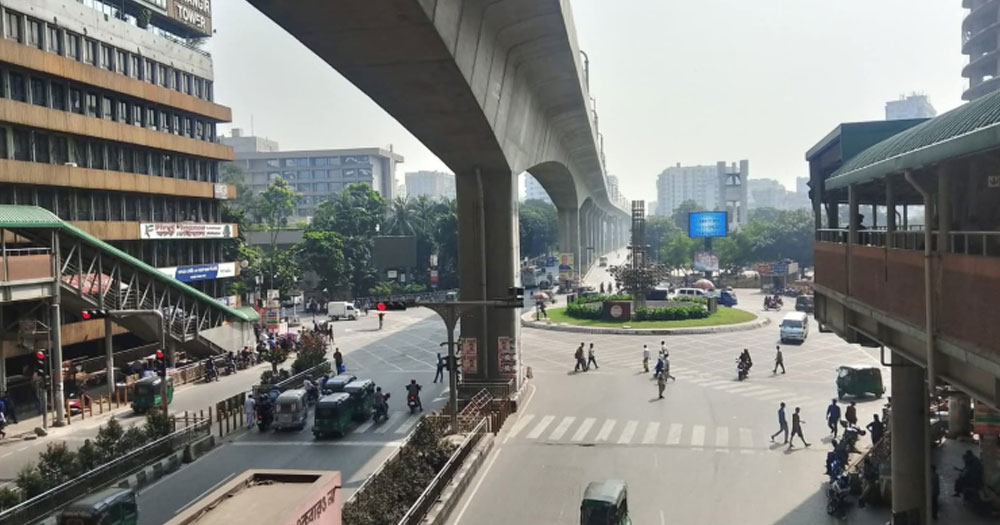 লকডাউন: রাজধানীতে গণপরিবহন সংকট, জনমনে আতঙ্ক