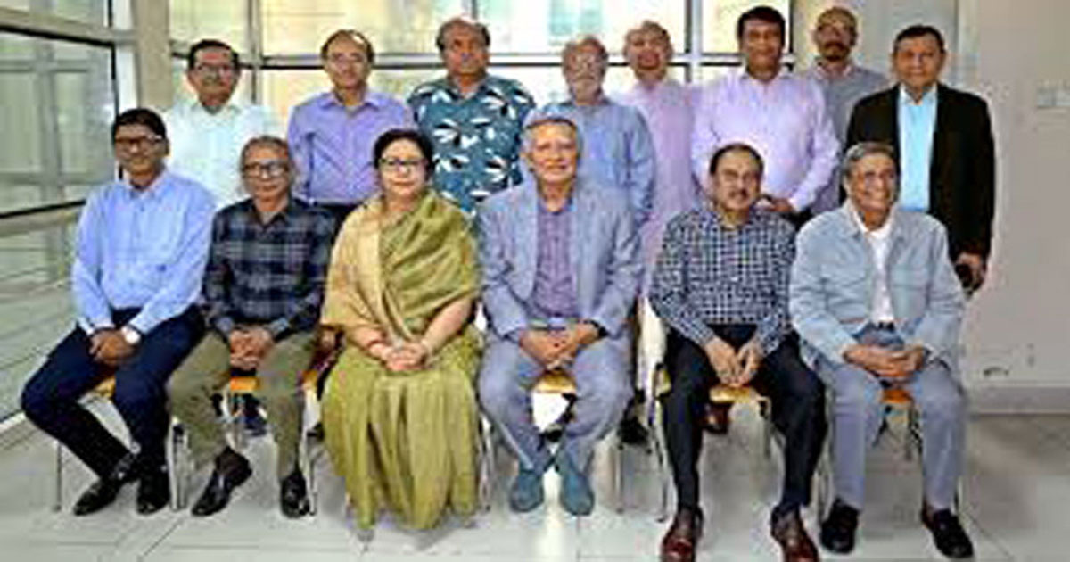 সম্পাদক পরিষদের সভাপতি নুরুল কবীর, সম্পাদক দেওয়ান হানিফ মাহমুদ