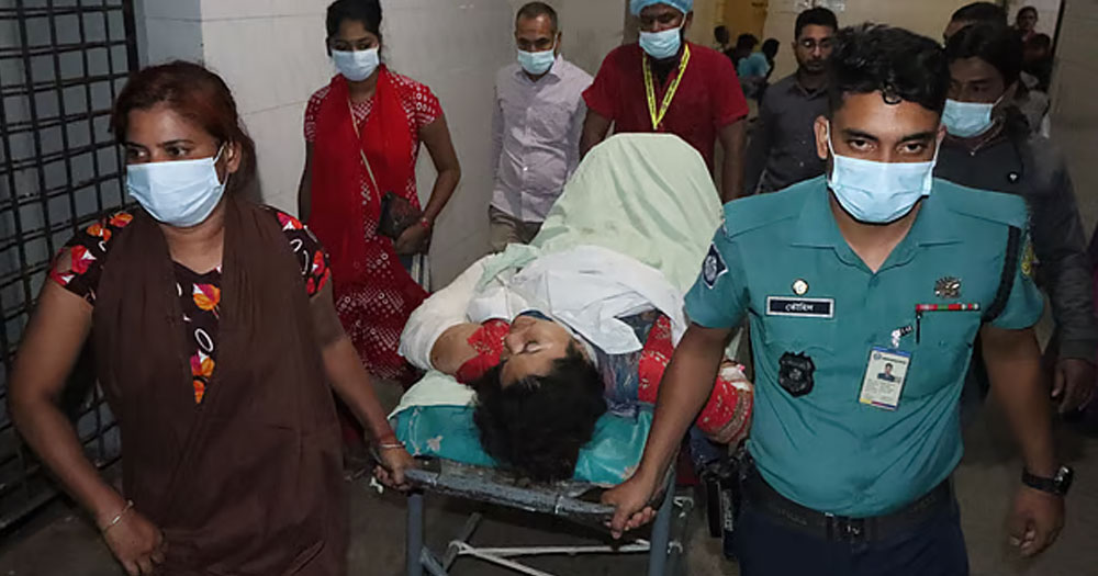 বাসায় ঢুকে বিচারকের ছেলেকে কুপিয়ে হত্যা, মুমূর্ষু অবস্থা স্ত্রীর
