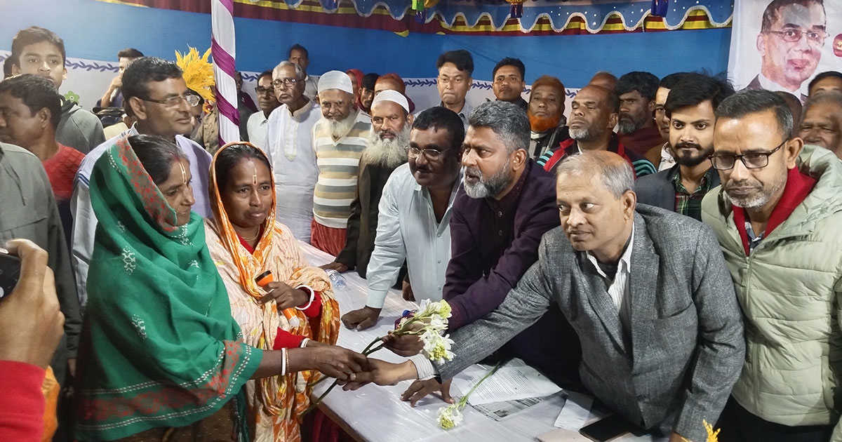 নওগাঁয় ৭ শতাধিক সনাতন পরিবারের বিএনপিতে যোগদান