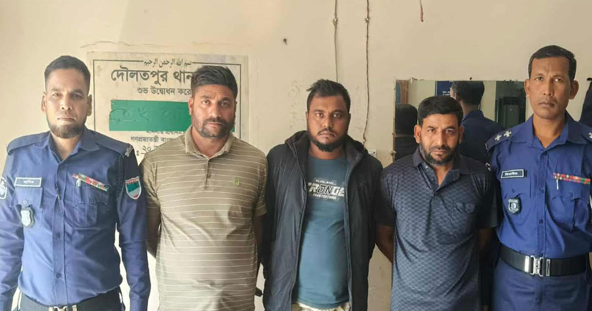 দৌলতপুর সীমান্তে হত্যা মামলায় শীর্ষ সন্ত্রাসী গ্রেপ্তার
