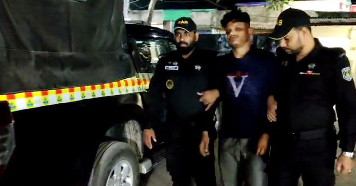 ফরিদগঞ্জে বিক্রয় প্রতিনিধিকে হত্যা, প্রধান আসামি রবিন গ্রেপ্তার