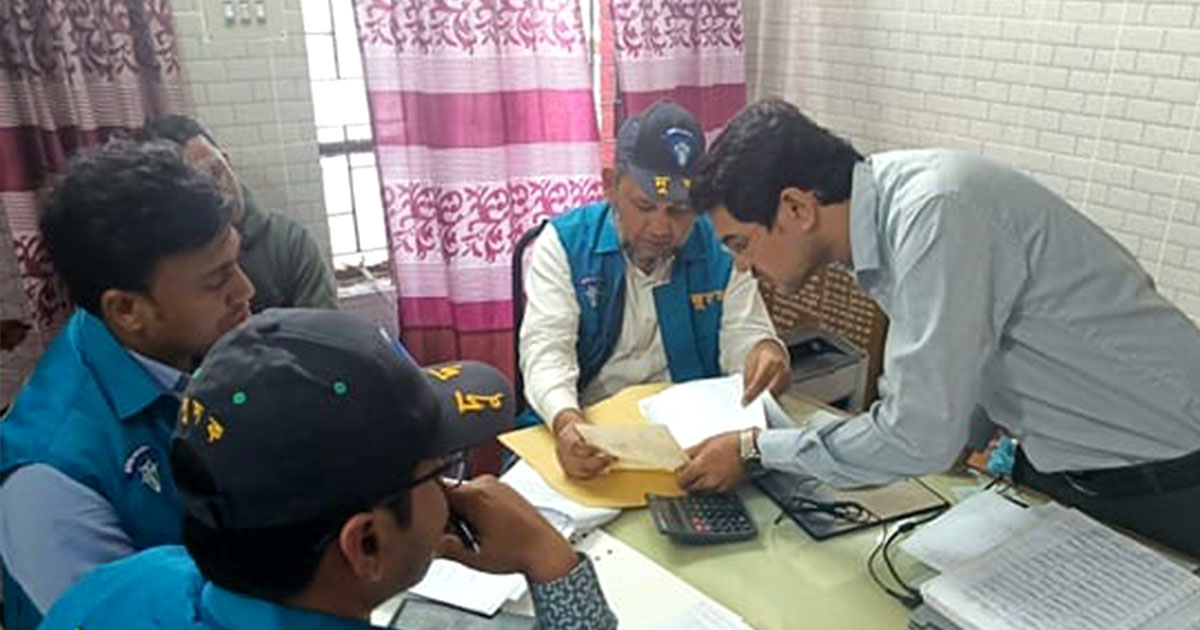 ঋণ বিতরণে অনিয়মের অভিযোগে লংগদু কৃষি ব্যাংকে দুদকের অভিযান