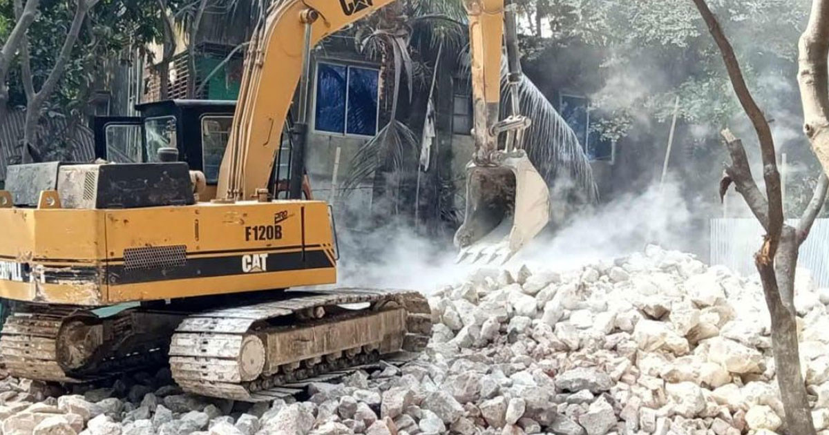 বন্দরে তিতাসের অভিযান: চুনা কারখানা গুড়িয়ে দিল তিতাস