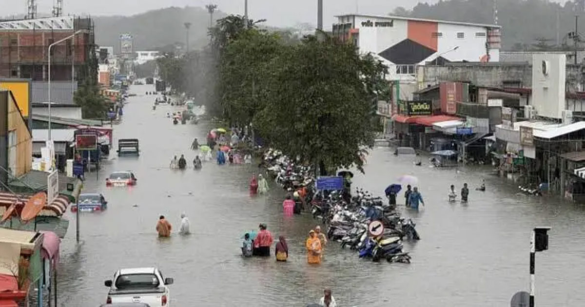 ৩০০ বছরের রেকর্ড বৃষ্টিতে থাইল্যান্ডে বন্যা, নিহত ৩৩