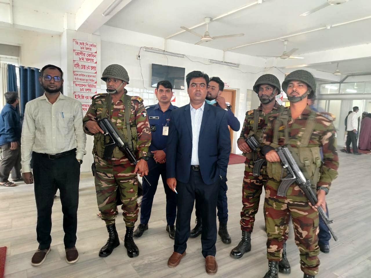 পচা খাবার বিক্রির জন্য সংরক্ষণ, চাঁদপুরে ৪ প্রতিষ্ঠানকে জরিমানা