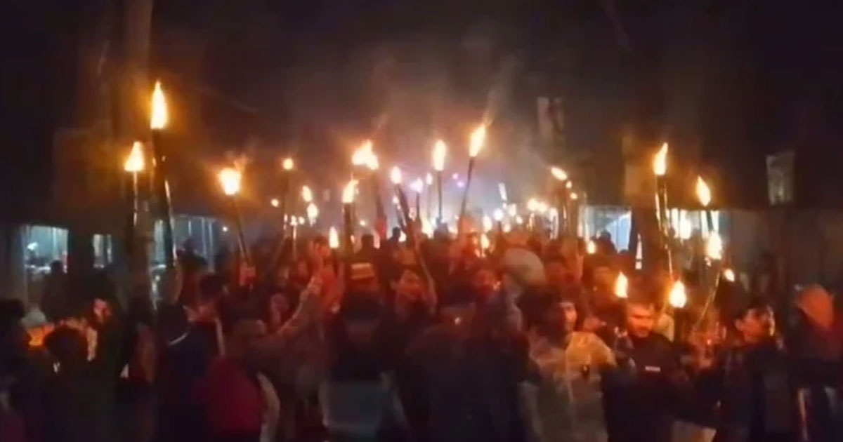 মনোনয়ন রিভিউয়ের দাবিতে কুড়িগ্রামে মশাল মিছিল