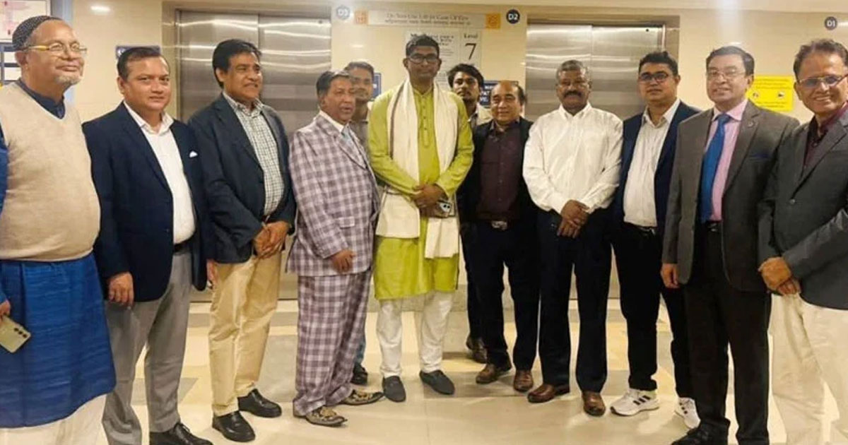 খালেদা জিয়াকে দেখতে হাসপাতালে জাপা নেতাকর্মীরা