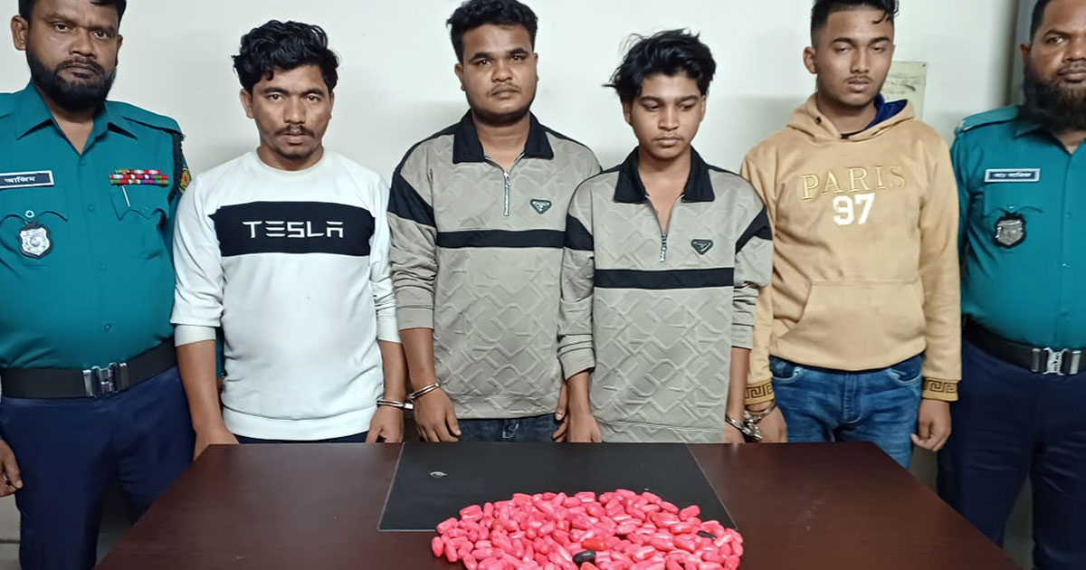জেনেভা ক্যাম্পে ইয়াবাসহ ৪ রোহিঙ্গা আটক