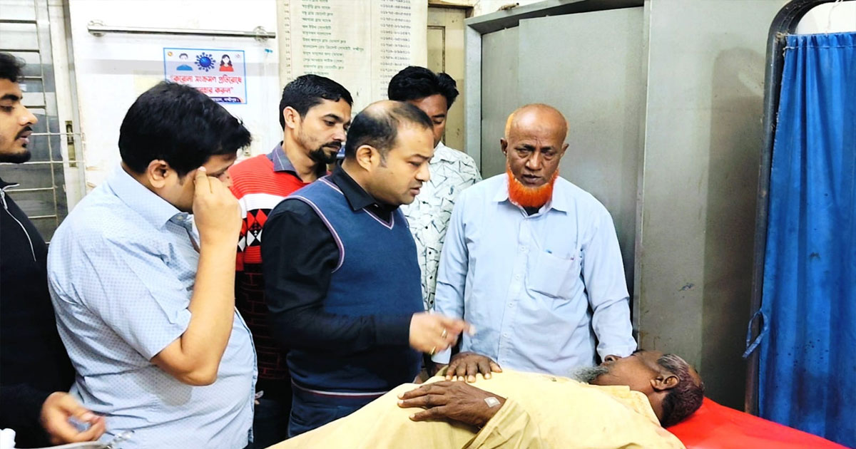 চাঁদা না পেয়ে ব্যবসায়ীর ওপর হামলা, বিএনপি নেতাকে পিস্তল ঠেকিয়ে হুমকি