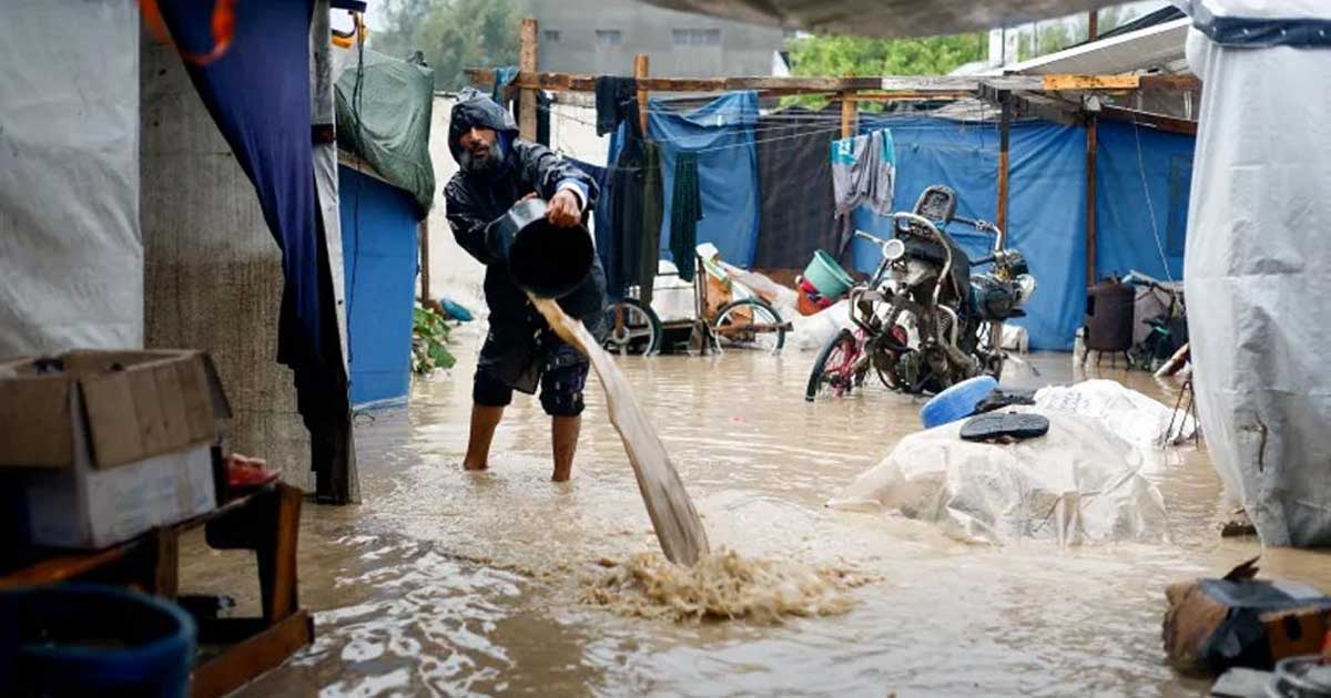 যুদ্ধবিধ্বস্ত গাজায় ঝড় ‘বায়রন’র তাণ্ডব, ১৪ জনের প্রাণহানি, হাজারো পরিবার বিপর্যস্ত