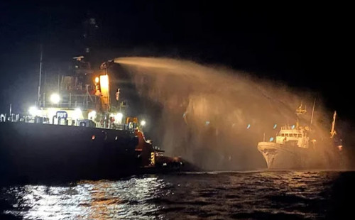 গাজায় ত্রাণ নিয়ে যাওয়া জাহাজে ইসরায়েলের ড্রোন হামলা