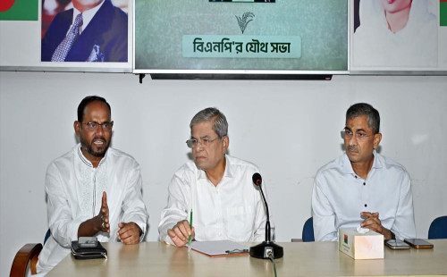 খালেদা জিয়াকে অভ্যর্থনা জানাতে প্রস্তুত সারাদেশের মানুষ: মির্জা ফখরুল