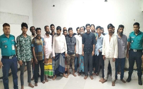 মোহাম্মদপুরে পুলিশের সাঁড়াশি অভিযানে গ্রেপ্তার ৩০