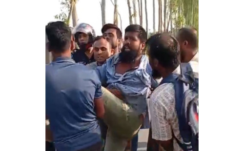 পুলিশের উপস্থিতিতে পল্লি চিকিৎসককে অপহরণ, ৩ দিনেও মেলেনি খোঁজ