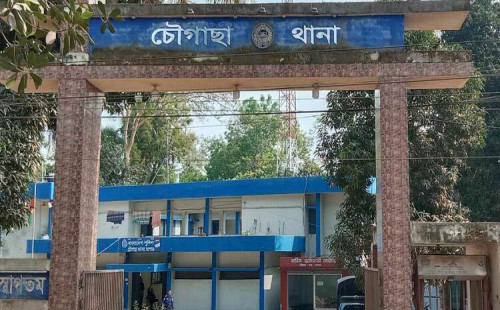 যশোরে আসামি ধরতে গিয়ে হামলায় ওসিসহ সাত পুলিশ আহত